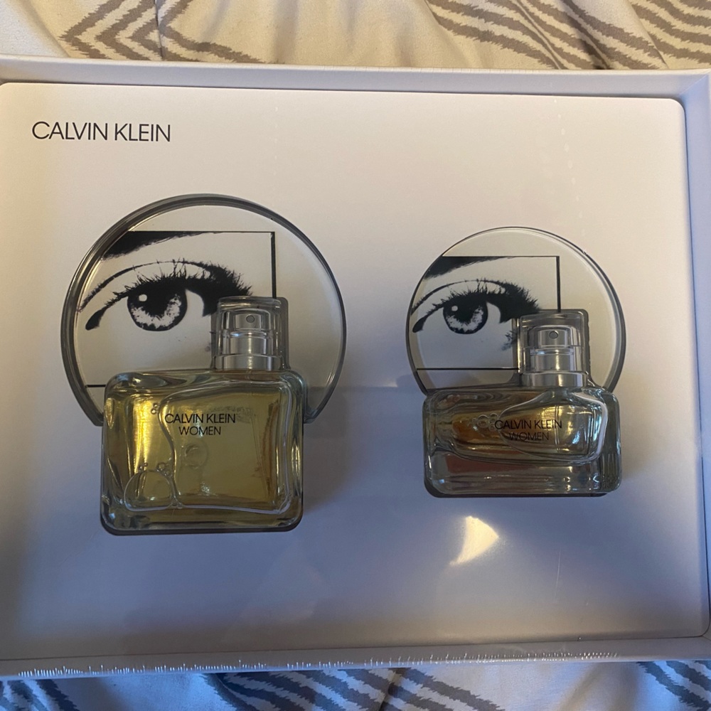 BNWT CALVIN KLEIN WOMAN BOX SET